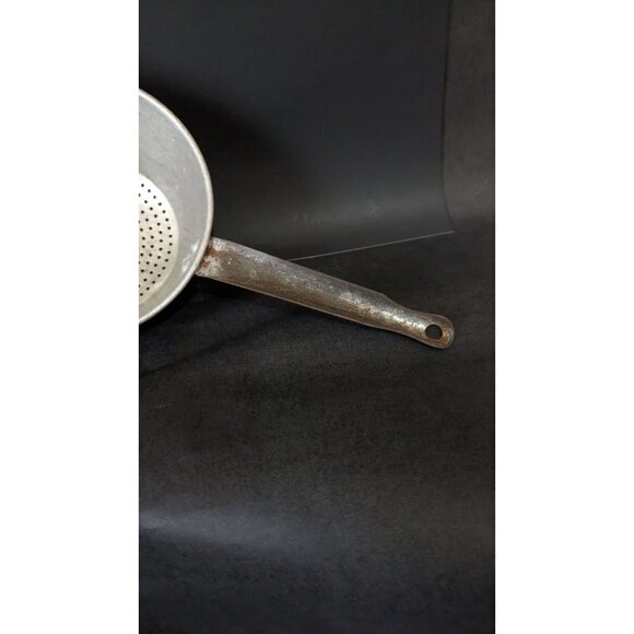 Vintage Aluminum Strainer Pan Small colander Farmhouse cottage deocr 1940s 1950s - Picture 4 of 8